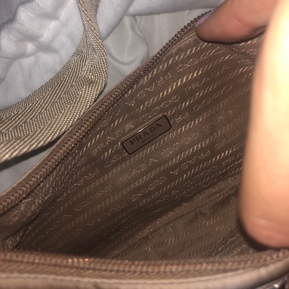 Prada re edition 2000 in cameo beige - Picture 3 of 13